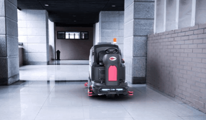 Viper cleaning machine